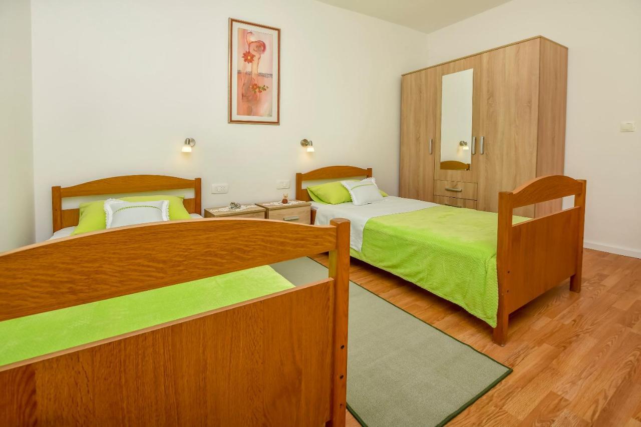 Apartments Matas 로고즈니차 외부 사진